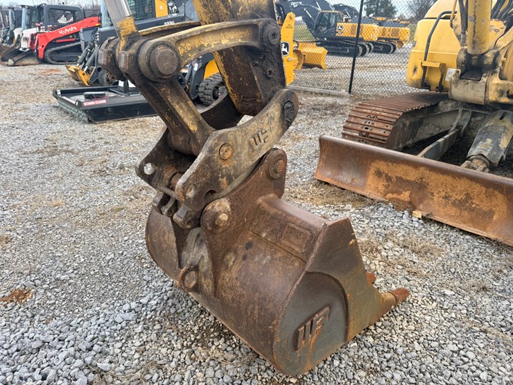 2017-komatsu-pc88mr-10-image-9