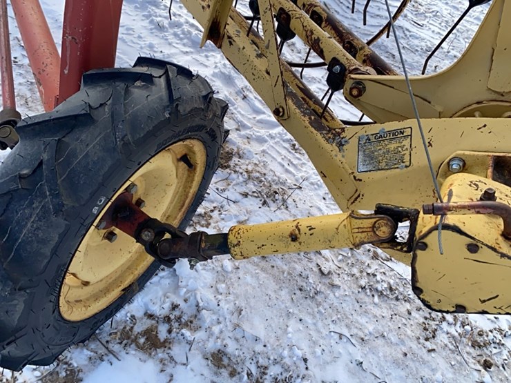 new-holland-260-image-17