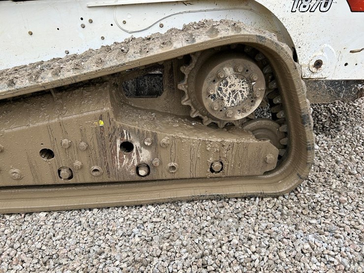 2017-bobcat-t870-image-18
