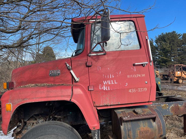 1986-ford-8000-image-30