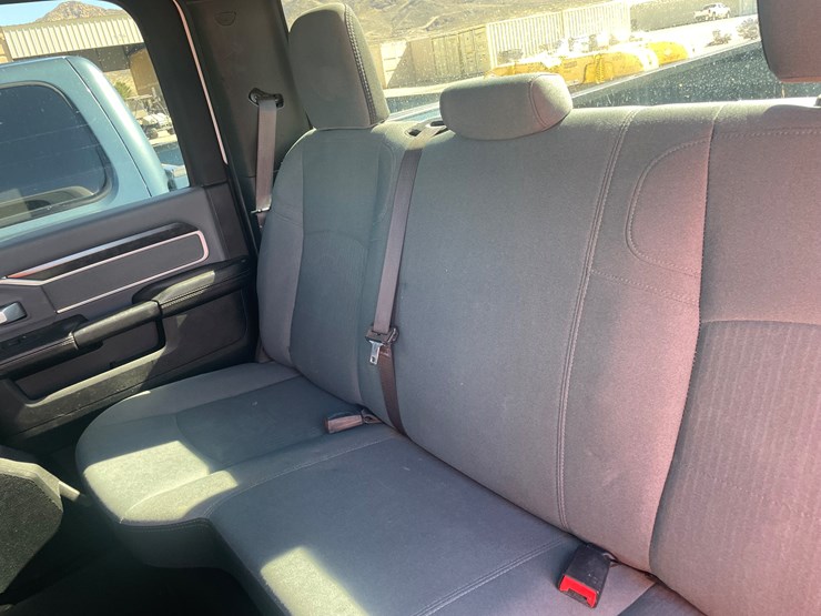 2022-dodge-2500-image-43