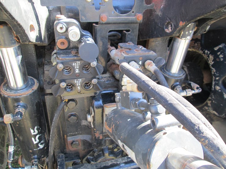 case-ih-magnum-305-image-10