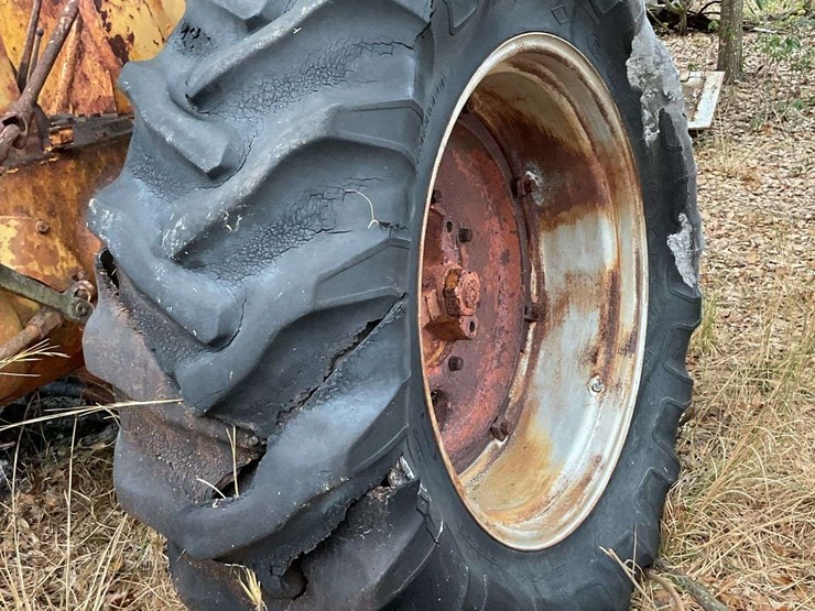 minneapolis-moline-parts-tractor-image-23