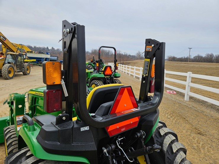 2025-john-deere-3032e-image-47