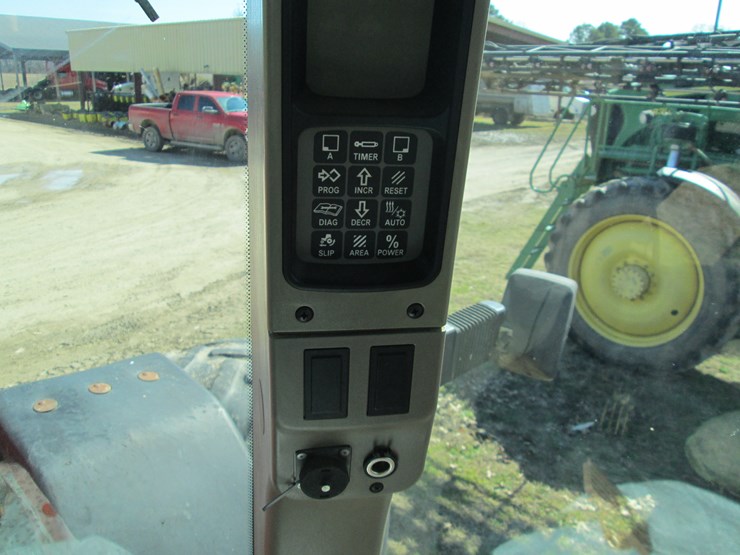 case-ih-magnum-305-image-50