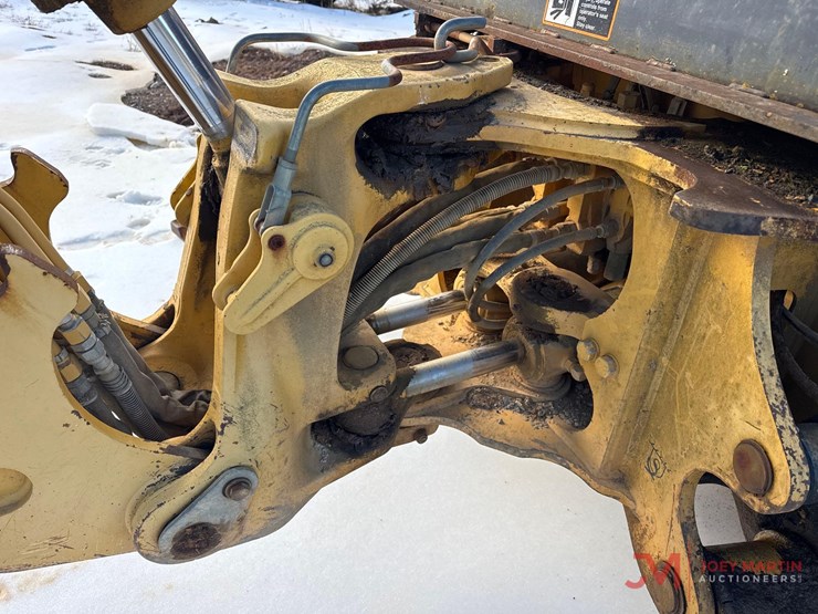 2000-deere-310se-image-18