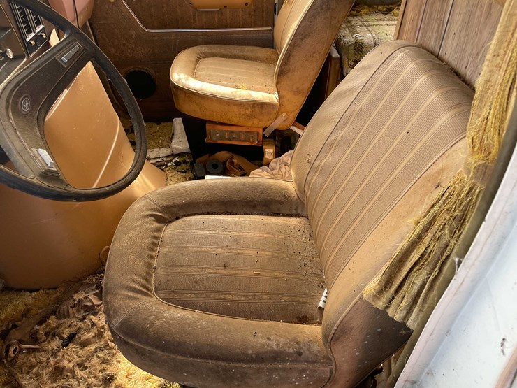 #13021-•-1977-mallard-coach-(no-title)-image-42