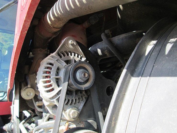 case-ih-magnum-305-image-28