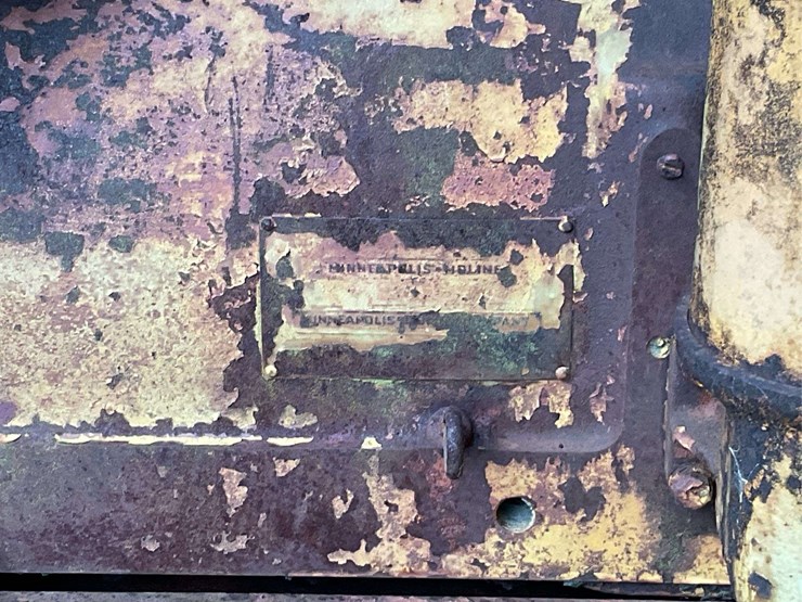 minneapolis-moline-parts-tractor-image-19