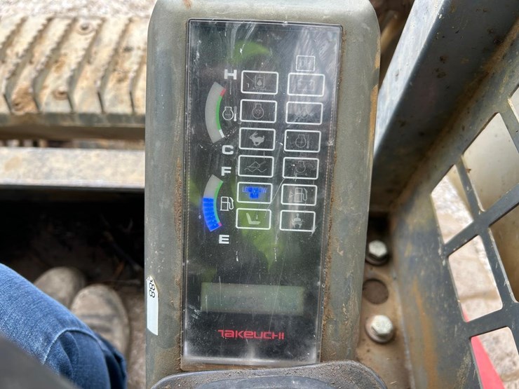 takeuchi-tl230-image-22