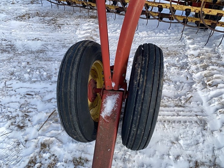 new-holland-260-image-7