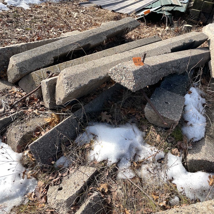 #13039 • Concrete and Rebar Parking Curbs