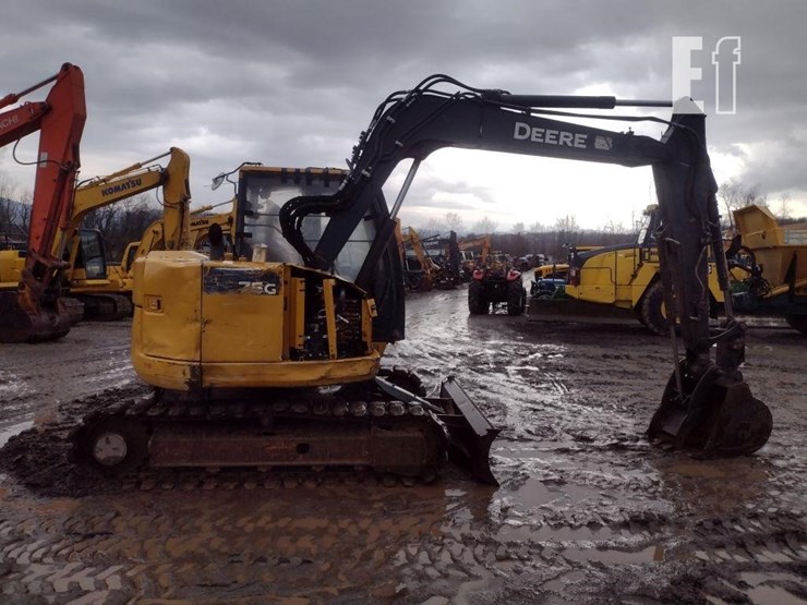 2019-deere-75g-image-3