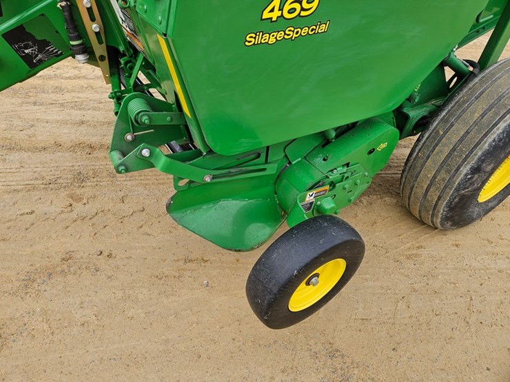 john-deere-469-image-21