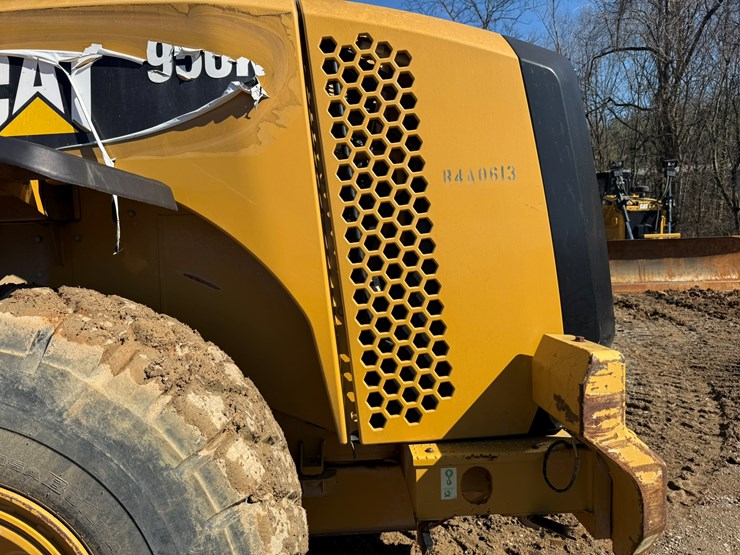 2012-caterpillar-950k-image-45