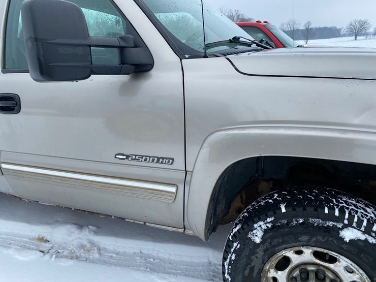 2001-chevrolet-pickup-image-10