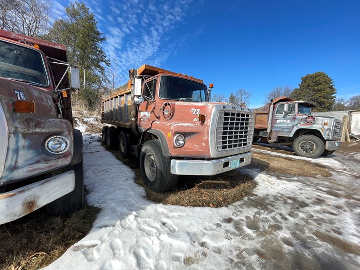 #13013-•-1977-ford-dump-truck-(has-wi-title)-image-3