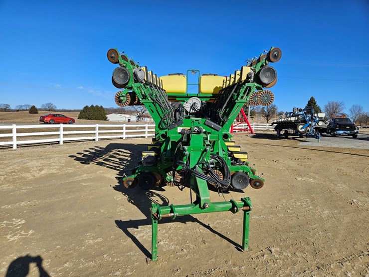 2017-john-deere-1795-image-9