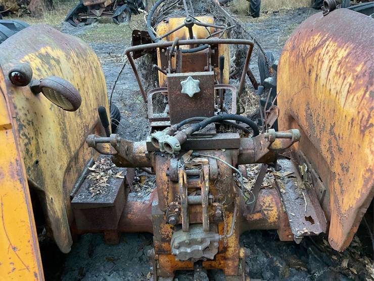 minneapolis-moline-445-image-8