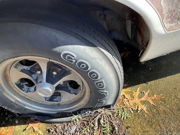 #13066-•-1977-ford-ltdll-(no-title)-image-11