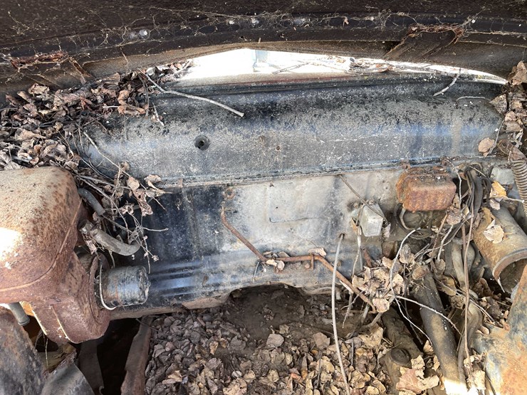 #13026-•-(1)-vintage-truck-and-(2)-vintage-cars-(no-title)-image-156