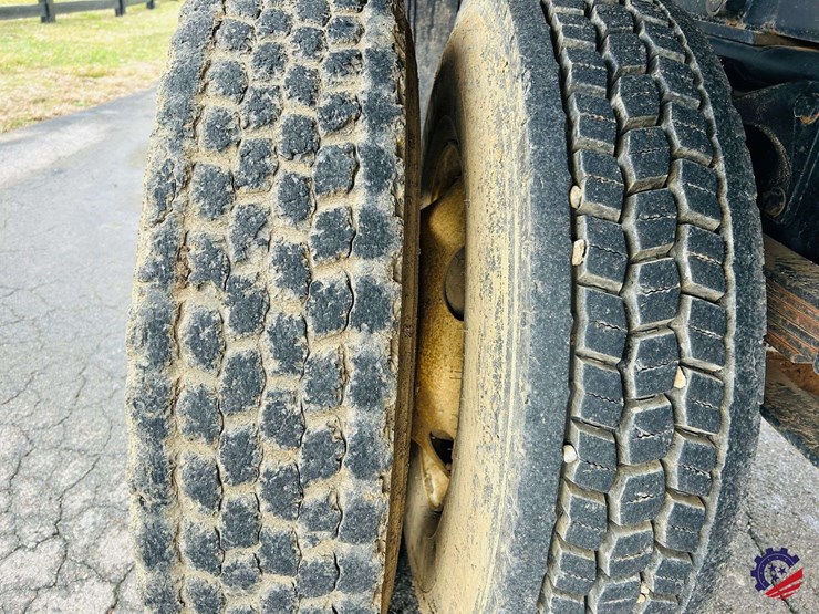 2012-international-durastar-4300-image-16