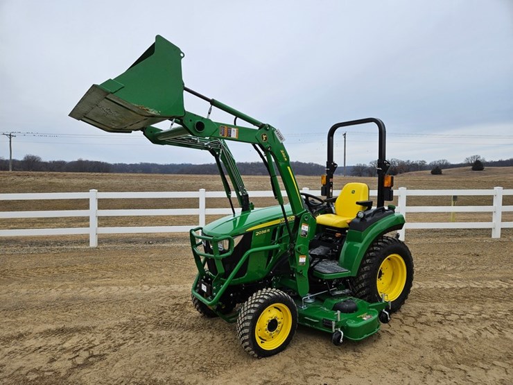 2025-john-deere-2038r-image-11