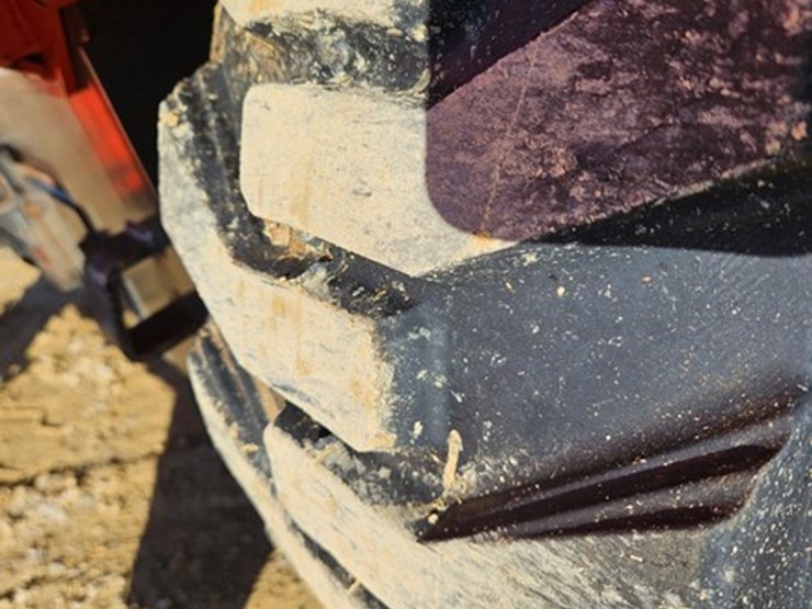 2022-kubota-ssv75-image-30