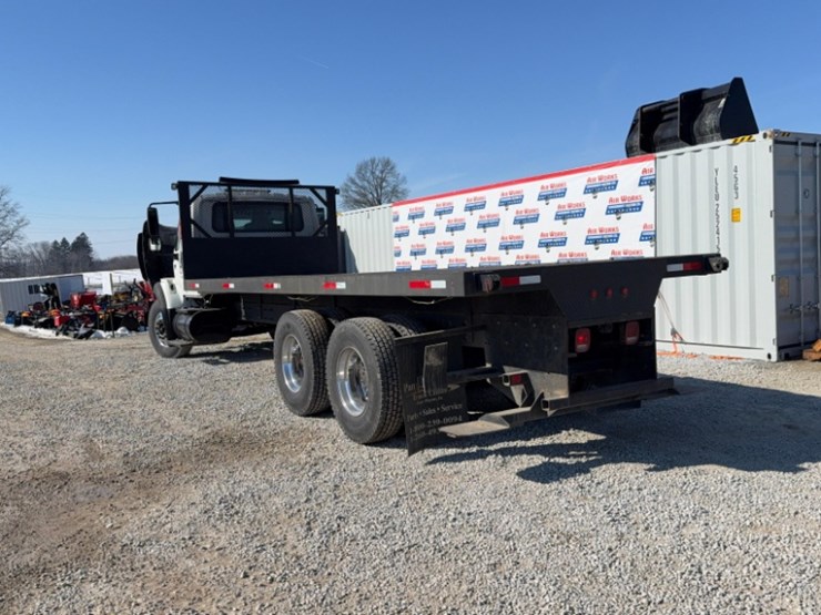 2007-international-7400-image-4