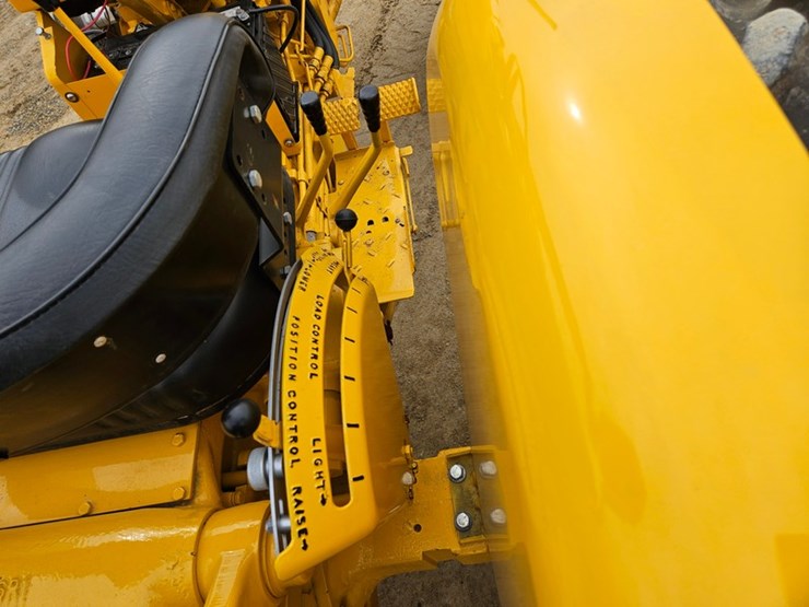 #47-•-international-2506-tractor-image-21