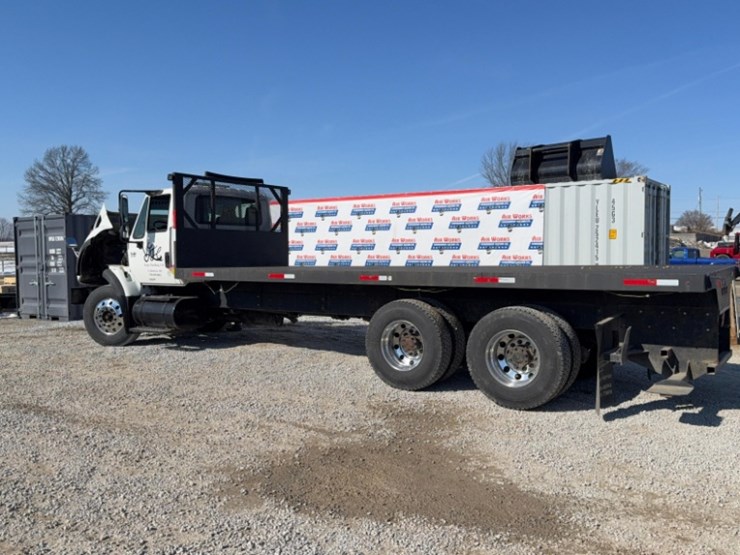 2007-international-7400-image-3