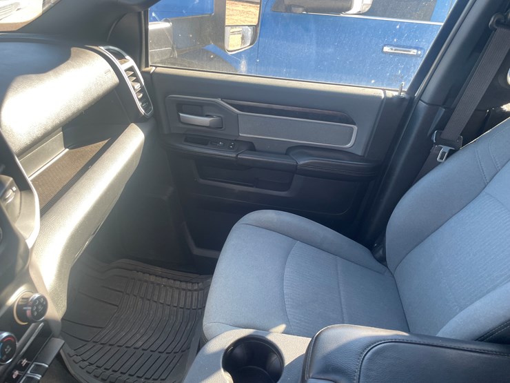 2021-dodge-2500-image-41