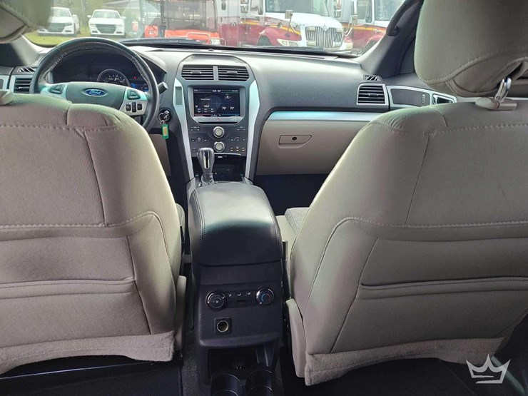 2012-ford-explorer-image-13