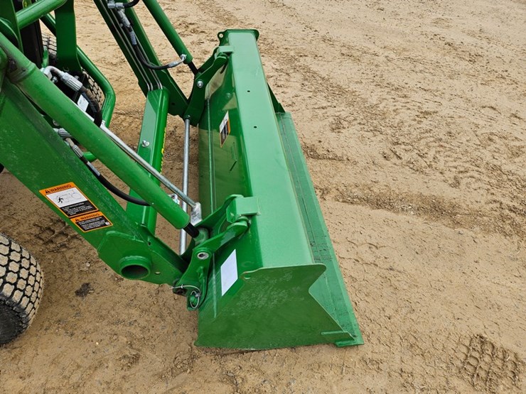 2025-john-deere-2038r-image-32