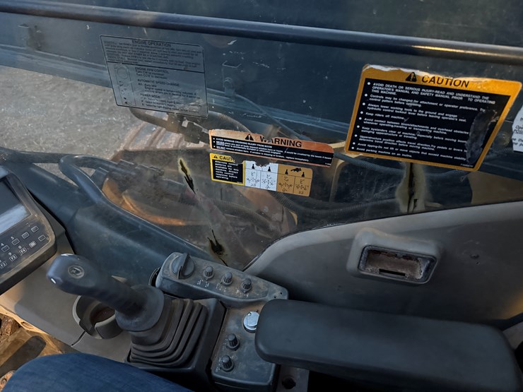 2006-deere-650d-lc-image-47