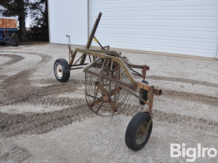 david-bradley-4-bar-basket-rake-image-6