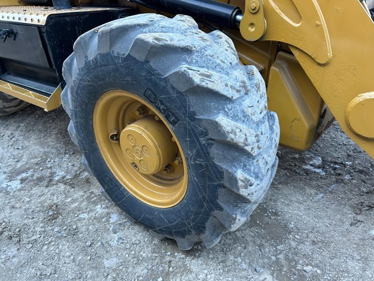 2017-caterpillar-430f2-it-image-9