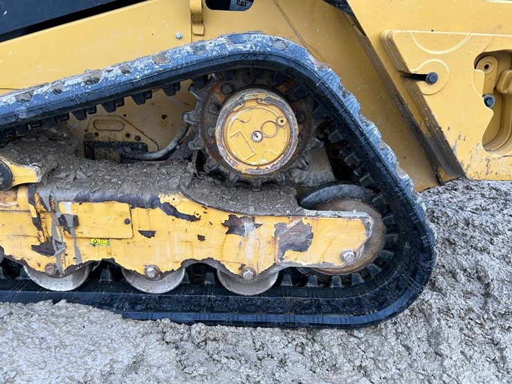 2020-caterpillar-259d3-image-19