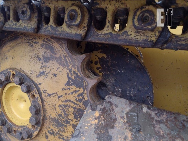 2015-deere-650k-lgp-image-33