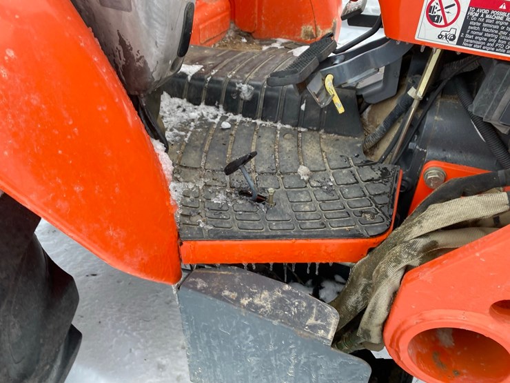 kubota-m7040-image-30