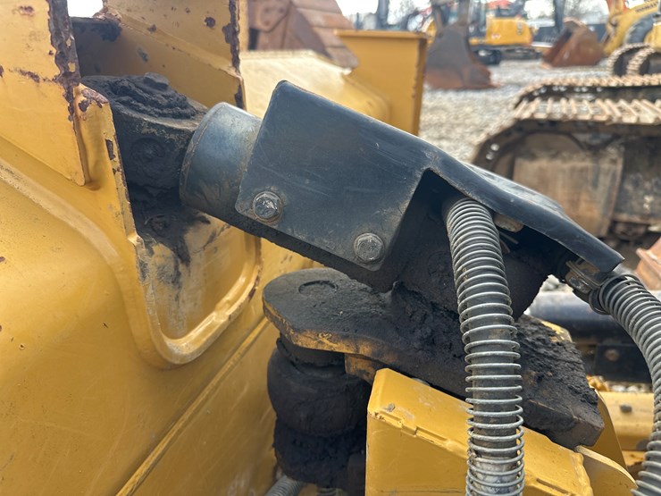 caterpillar-d5k-image-16