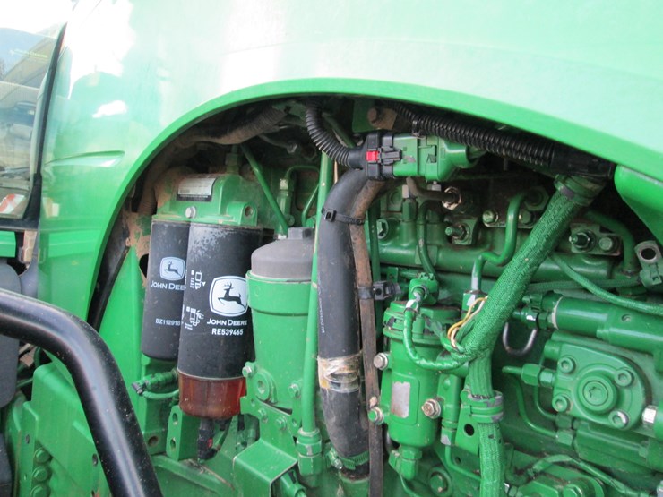 john-deere-8235r-image-17