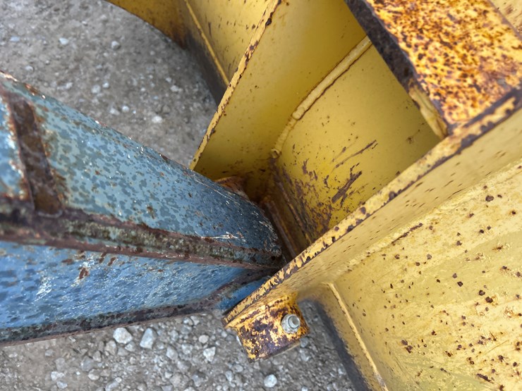 2011-deere-310sj-image-14