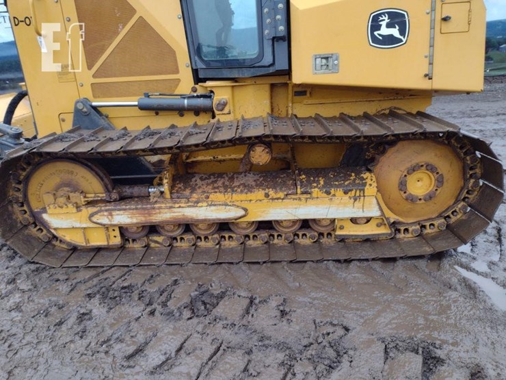 2015-deere-650k-lgp-image-21