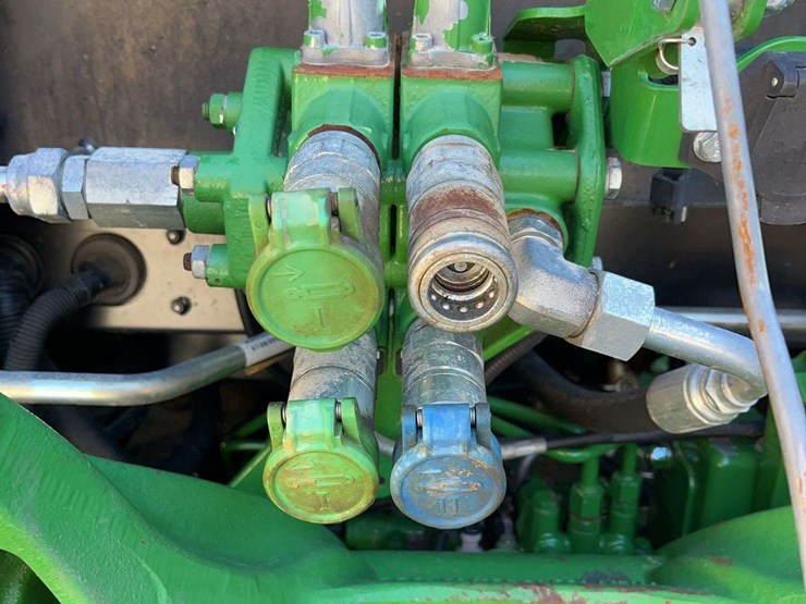 2015-john-deere-5100m-image-17