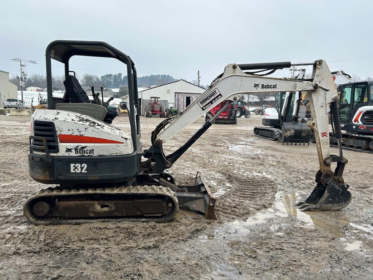 bobcat-e32-image-5