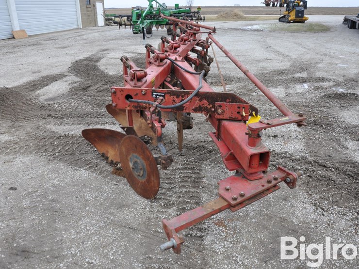 international-720-image-2