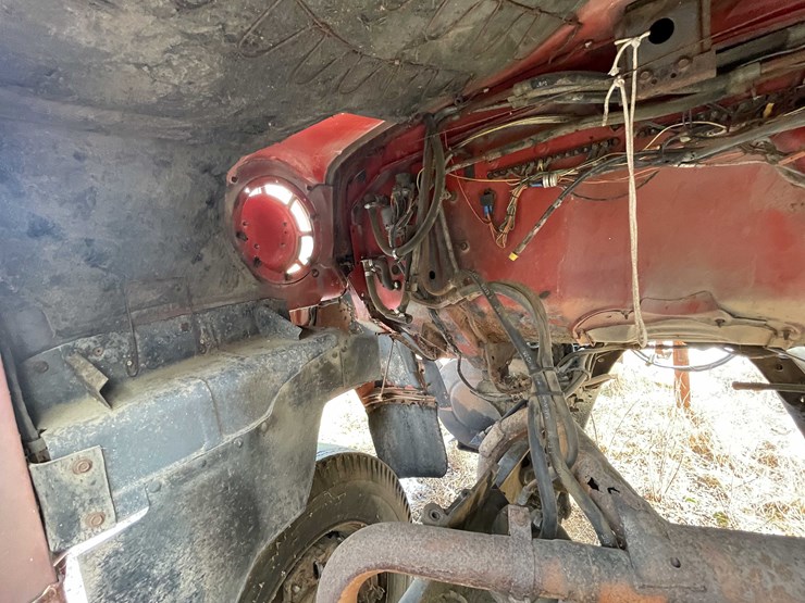 1986-ford-8000-image-40