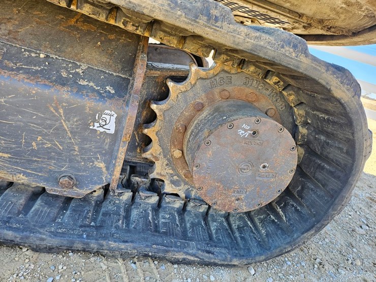 new-holland-e57c-image-34