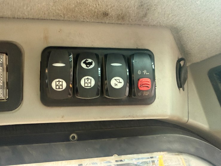 caterpillar-299d2-image-37